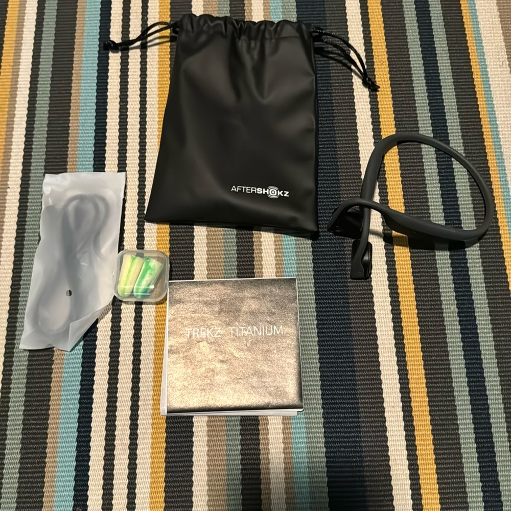 AfterShokz trekz titanium headphones